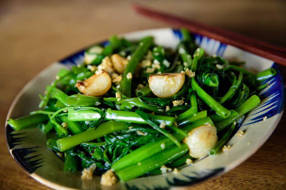 Ăn rau muống thường xuyên có thể ngăn ngừa quá trình lão hóa, cải thiện cấu trúc da tóc